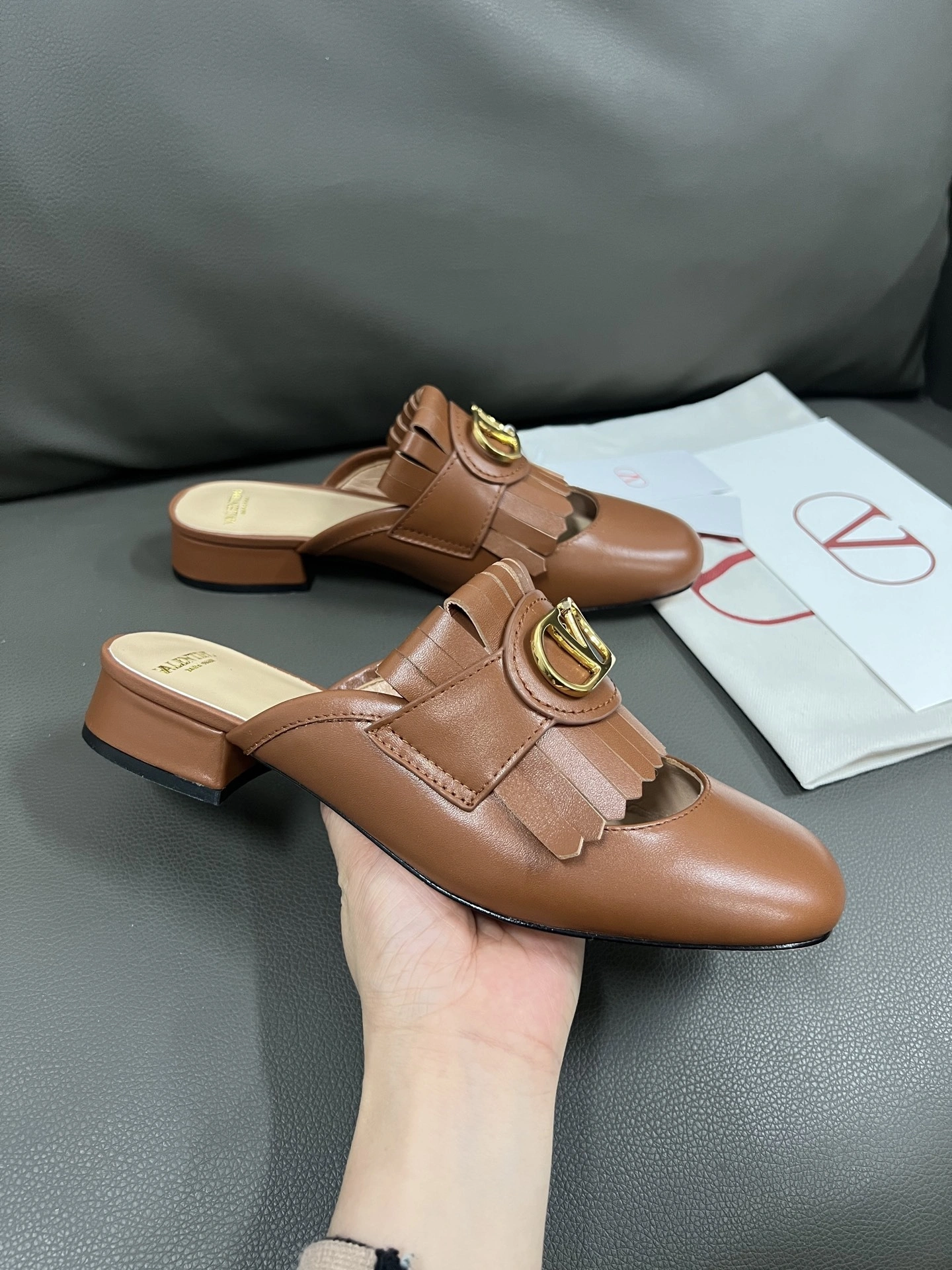 COCO-- V1859ti9o 6W2S0LP8DSHN58 Heel height： 2.5CM Calfskin item:E-X194D4044